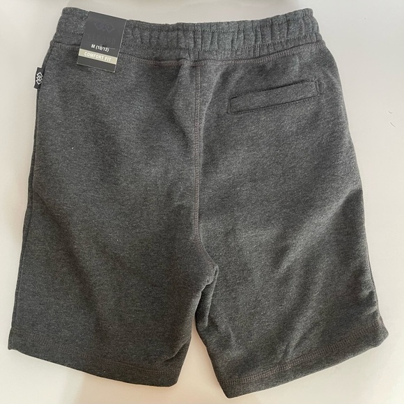 NWT Boy’s LEG3ND Comfort Fit Short. - Picture 3 of 6
